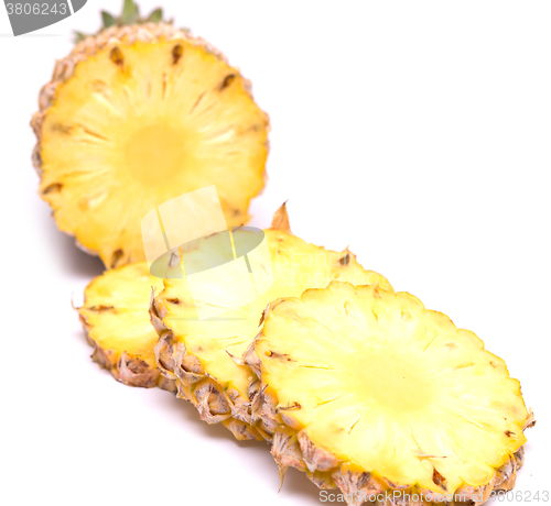 Image of ripe pineapple