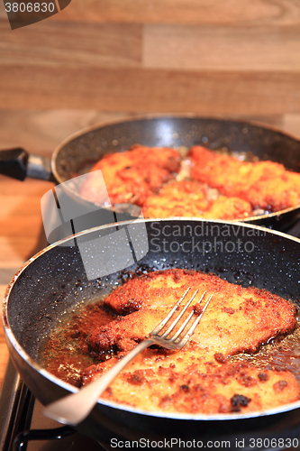 Image of preparing czech chicken schnitzel\r\n