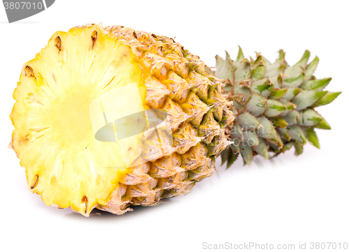 Image of ripe pineapple