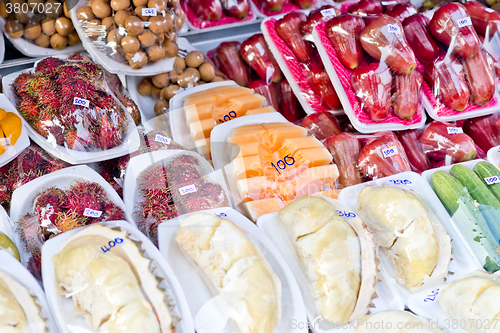 Image of fresh fruits in packing