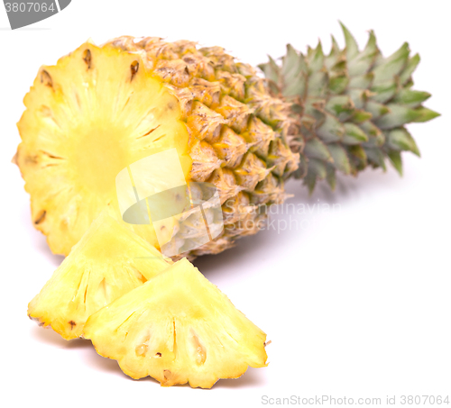 Image of ripe pineapple