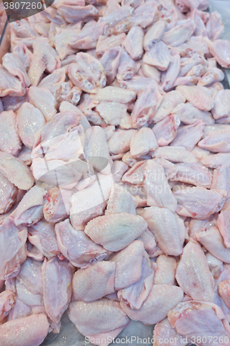 Image of raw chicken wings