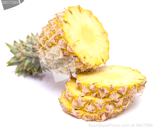 Image of ripe pineapple
