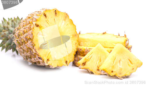 Image of ripe pineapple