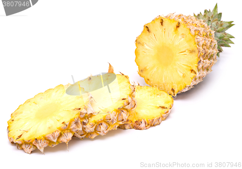 Image of ripe pineapple