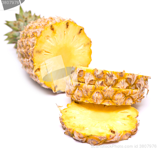 Image of ripe pineapple