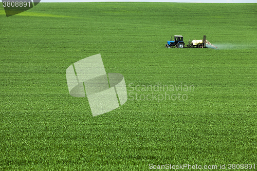 Image of tractor in the field 