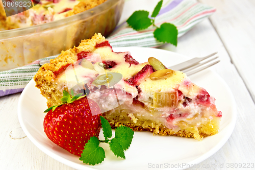 Image of Pie strawberry-rhubarb with sour cream in white plate