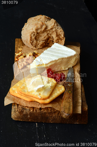 Image of cheese and crackers