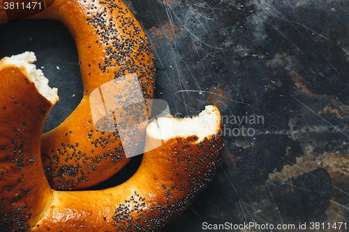 Image of Bagel with poppy seeds