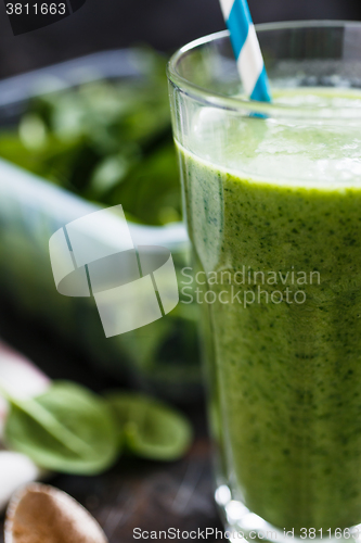 Image of Green smoothie in glass