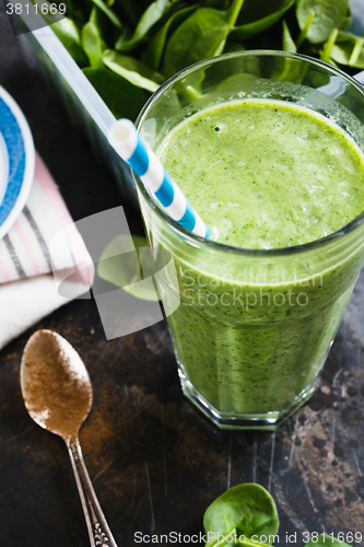 Image of Green smoothie in glass