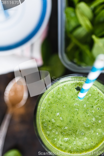 Image of Green smoothie in glass