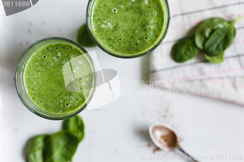 Image of Two green smoothie in the glass