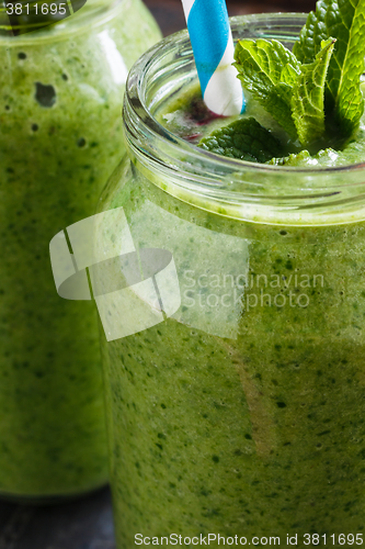 Image of Green smoothie in the jar