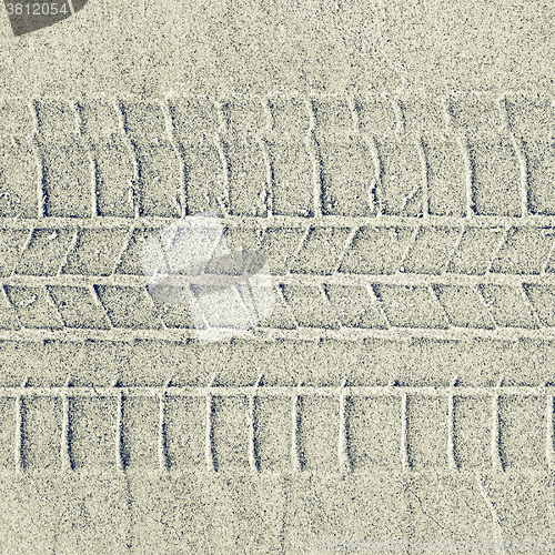 Image of car tracks