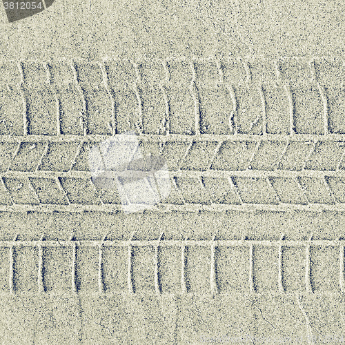 Image of car tracks