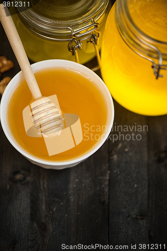 Image of Honey with walnut