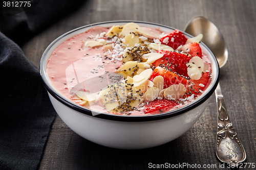 Image of bowl of breakfast smoothie