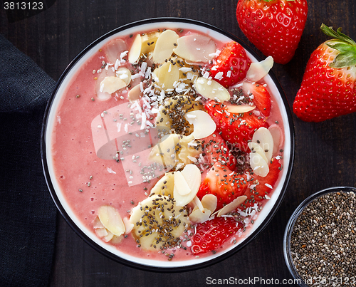 Image of bowl of breakfast smoothie