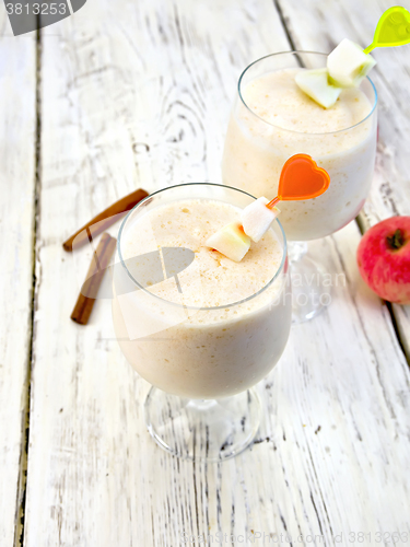 Image of Jelly airy apple in wineglass on board