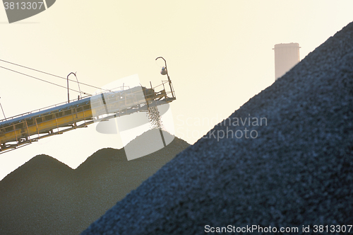 Image of Iron ore and conveyor 