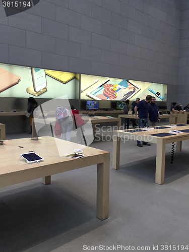 Image of Apple Store, Shopping