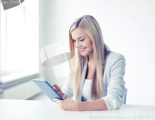 Image of woman with tablet pc