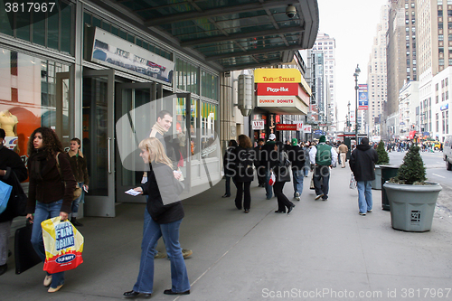 Image of People walking in Manhattan