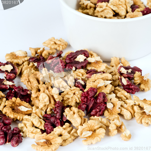 Image of Walnut kernels, halves