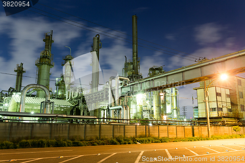 Image of Factories in Kawasaki at night