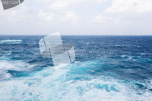 Image of Ocean and wave