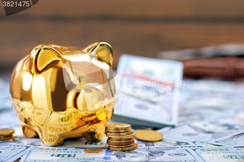 Image of Piggy bank and money