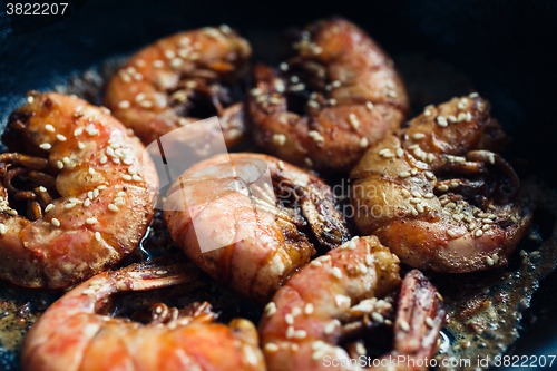 Image of Shrimp fried with garlic and sesame seeds