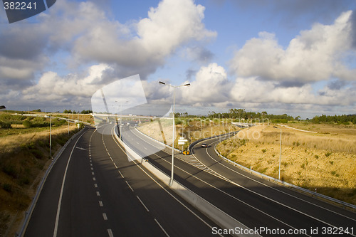 Image of highway on cloudy day