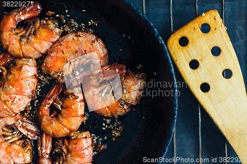 Image of Shrimp fried with garlic and sesame seeds