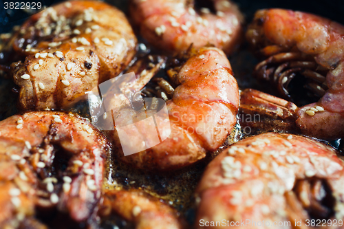 Image of Shrimp fried with garlic and sesame seeds