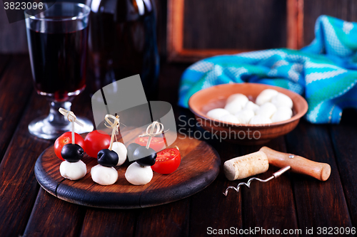 Image of wine with cheese