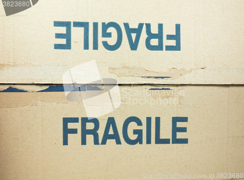 Image of Fragile tag on packet