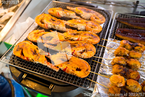 Image of BBQ lobster and scallop at wet market