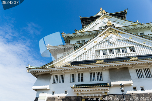 Image of Osaka Castle with blue sky