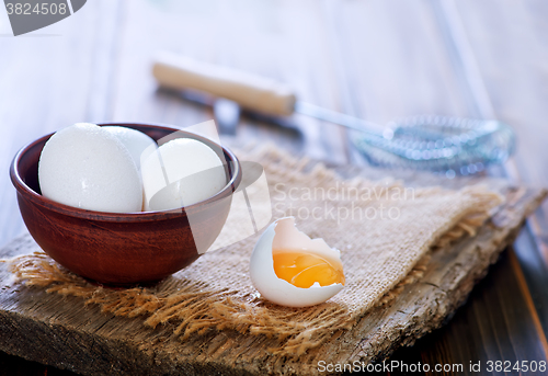 Image of raw eggs