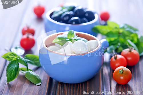 Image of mozzarella with tomato