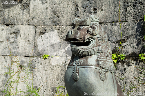 Image of Lion statue