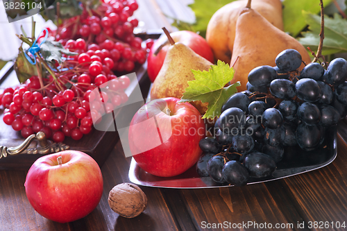 Image of autumn fruits 