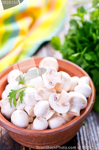 Image of raw mushrooms