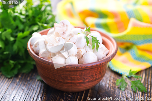 Image of raw mushrooms