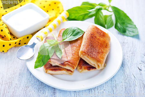 Image of pancakes with meat