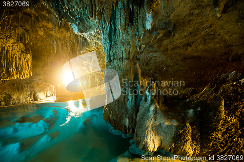 Image of Okinawa Gyukusendo cave and lake