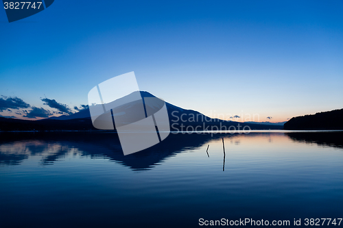 Image of Lake Yamanaka with mountain Fuji at sunset